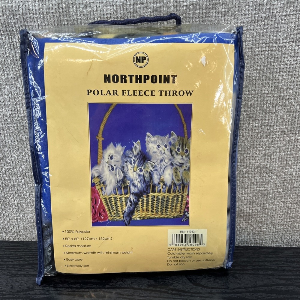 North Point Kitten in‎ Basket Light Polar Fleece Throw Blue 100% Polyester 50x60